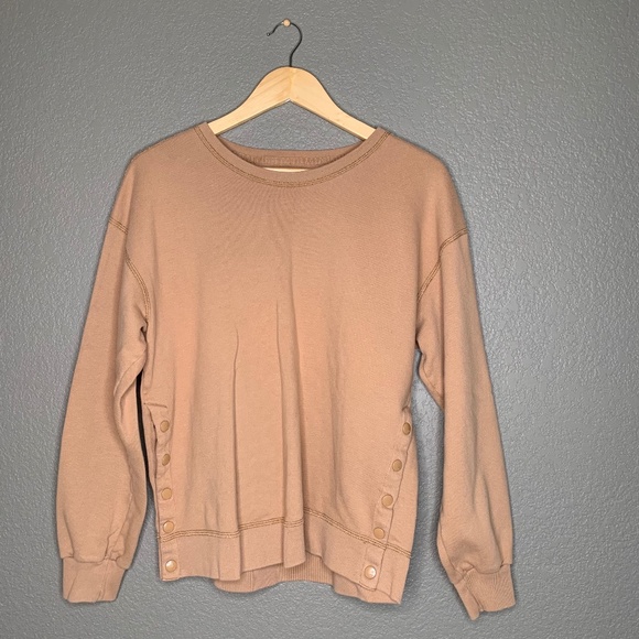 Abercrombie & Fitch Tops - Tan Abercrombie & Fitch Sweatshirt